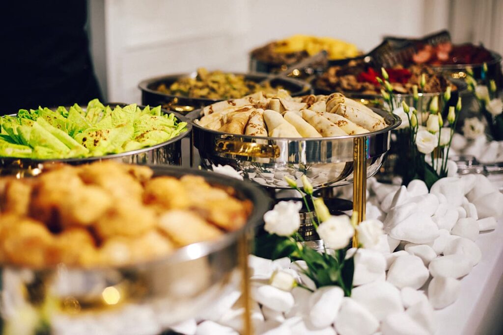 استراتژی شبکه های اجتماعی شبیه انتخاب غذا در مهمانی است
